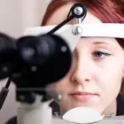 La imagen 4 de la Empresa DR. HUMBERTO HENAO FLOREZ Oftalmología pediátrica en Pereira RIS