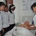 La imagen 1 de la Empresa ESCUELA DE AUXILIARES DE ENFERMERÍA SANTAFÉ DE BOGOTÁ S.A.S. Servicio de atención médica domiciliaria en Bogotá CUN