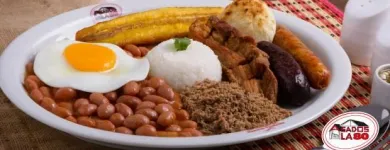 La imagen 2 de la Empresa ASADOS LA 80 Servicio de entrega de comestibles a domicilio en Medellín ANT