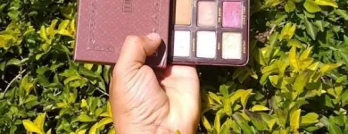 La imagen 5 de la Empresa MAKEUP MIRROR Tienda de suministros para la belleza en Medellín ANT