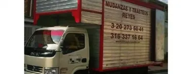 La imagen 1 de la Empresa MUDANZAS Y TRASTEOS REYES Tienda de artículos de embalaje en Bogotá, D.c. DC
