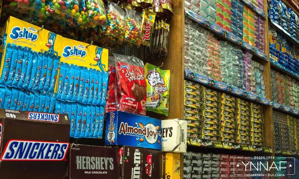 La imagen 11 de la Empresa CIGARRERÍA Y DULCERÍA YNNAF