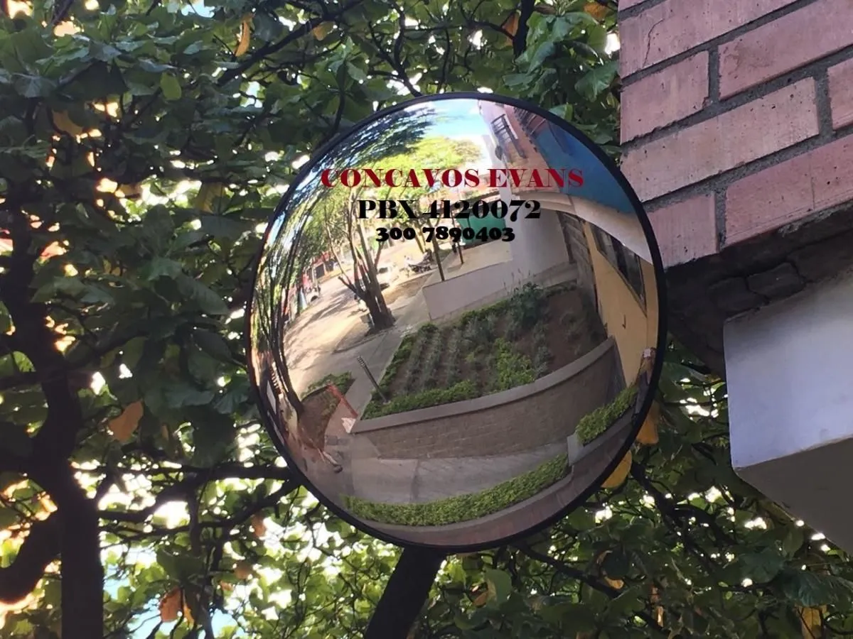 La imagen 8 de la Empresa CONCAVOS Y CONVEXOS EVANS