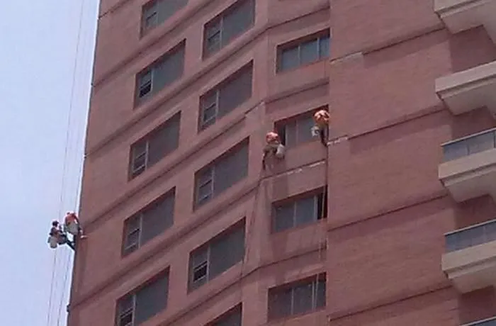 La imagen 2 de la Empresa H.V. INGENIERÍA Y CONSTRUCCIONES S.A.S.