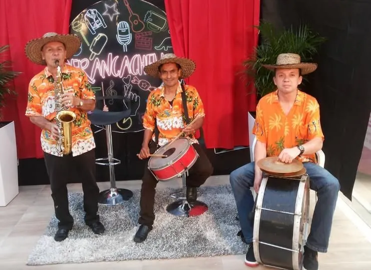 La imagen 1 de la Empresa PAPAYERA Y CHIRIMÍA - LOS PAISAS DEL VALLENTATO