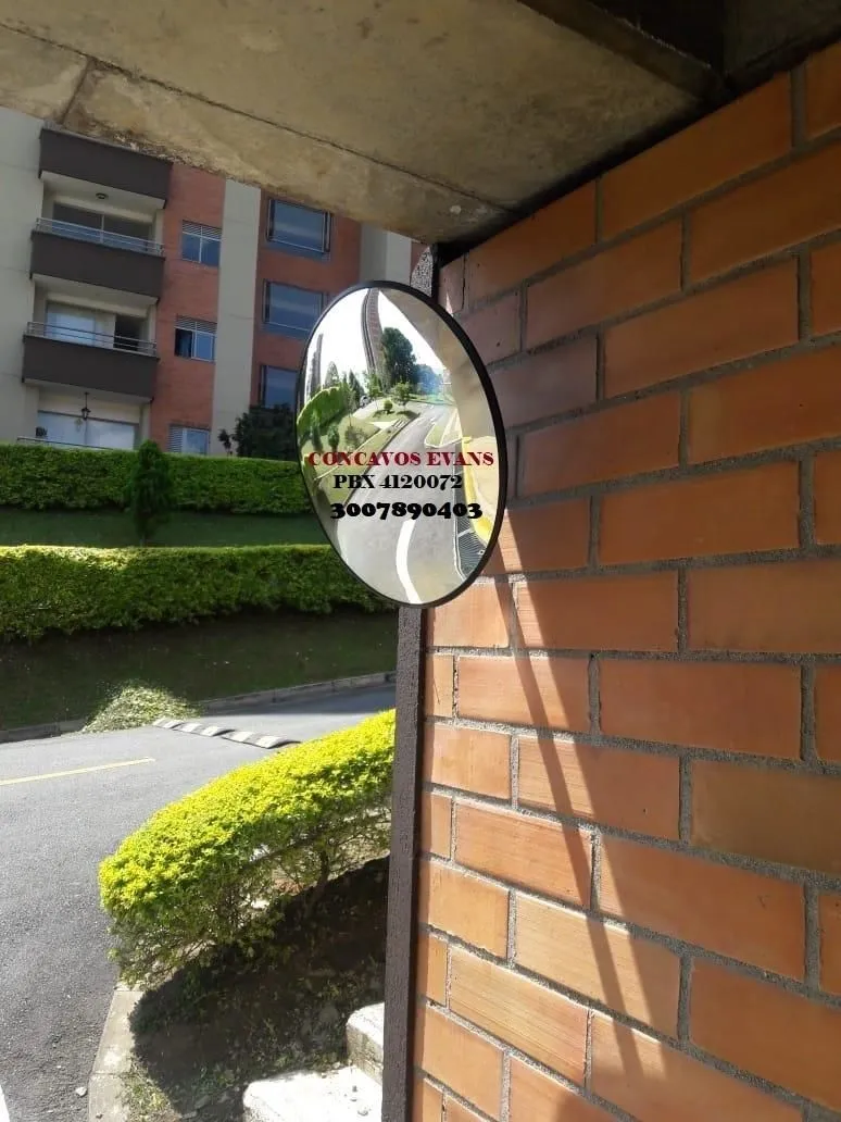 La imagen 2 de la Empresa CONCAVOS Y CONVEXOS EVANS