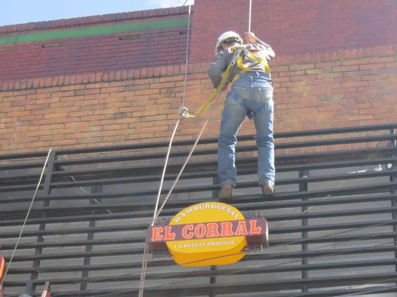 La imagen 4 de la Empresa NEON ZANO ELECTRICOS