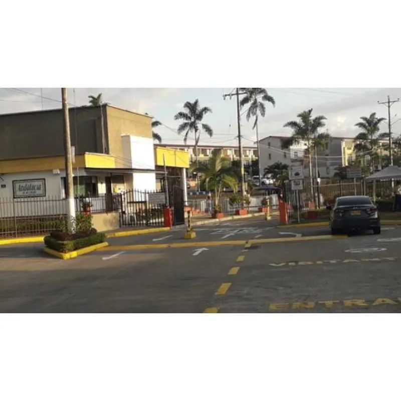 La imagen 1 de la Empresa ALAS GRÚAS