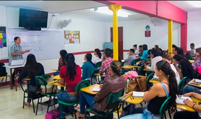 La imagen 5 de la Empresa POLITÉCNICO MAYOR