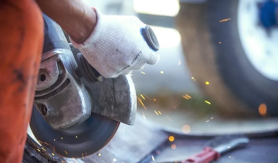 La imagen 4 de la Empresa DOBLADORA DE LÁMINA RECORTES Y DESPUNTES