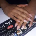 JET SET PELUQUERÍA Y NAILS